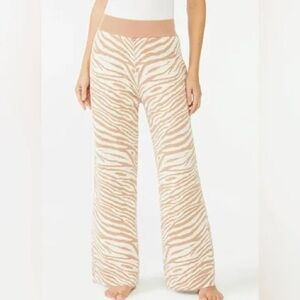 Sofia Intimates by Sofia Vergara Women's Zebra Knit Lounge Wear